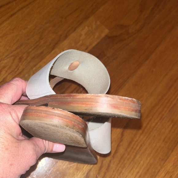 Steve Madden ladies leather and wood flip flops size 8 - Picture 4 of 6